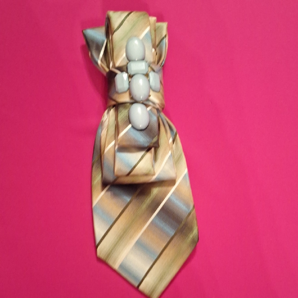 SVan Heuse ntriped Silk-Look Necktie Nacklace with Beaded Accent.